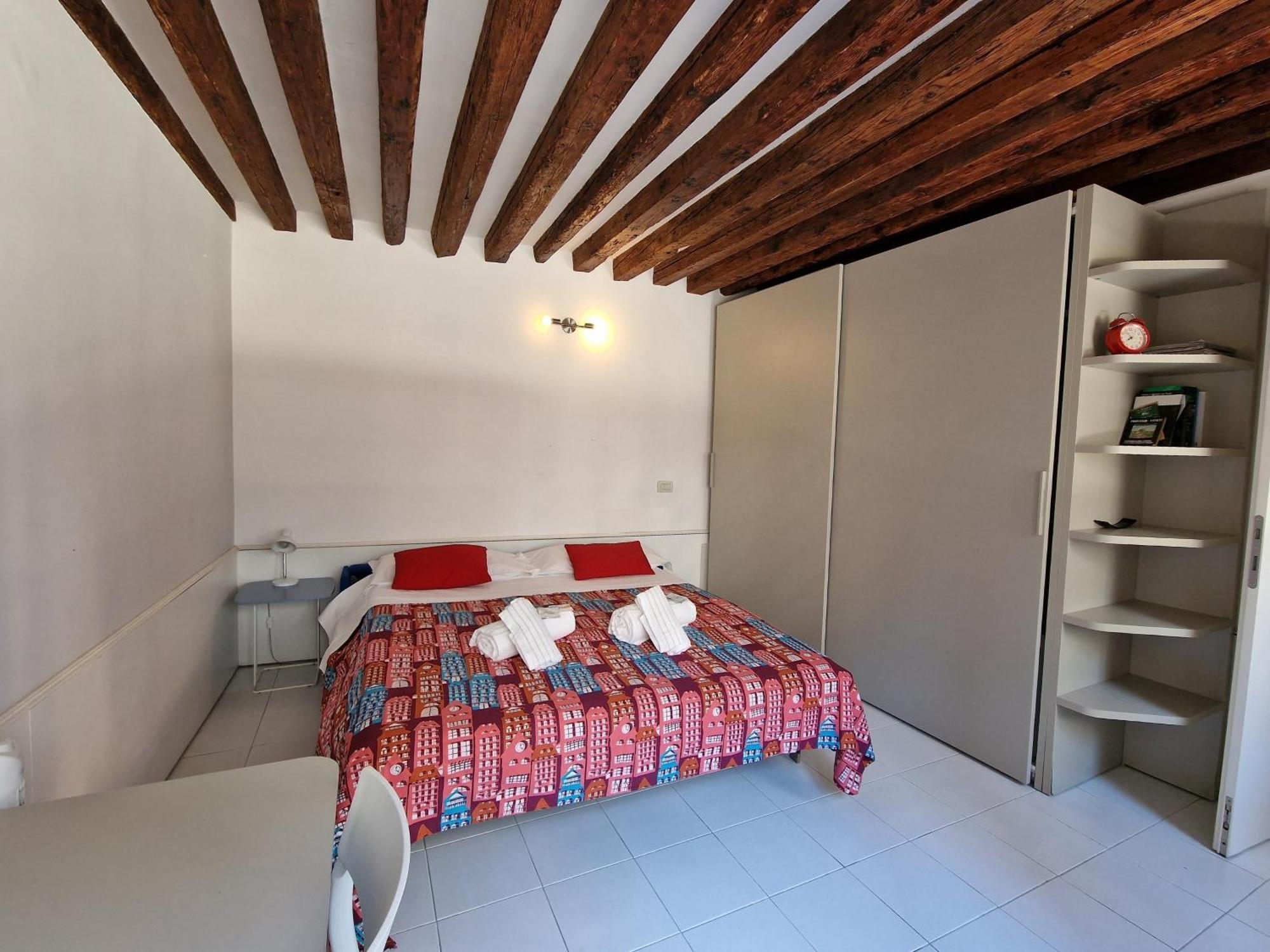 Veneziacentopercento Apartments & Rooms Luaran gambar
