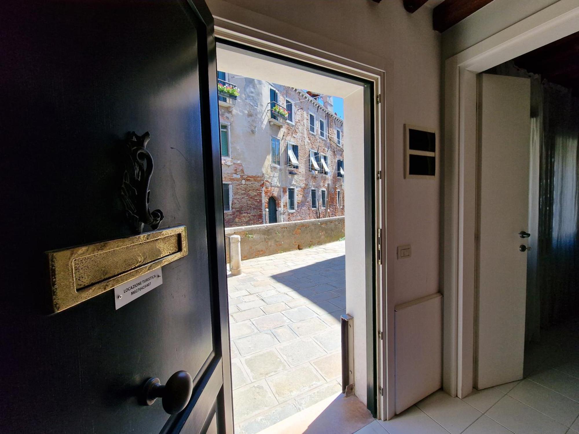 Veneziacentopercento Apartments & Rooms Luaran gambar