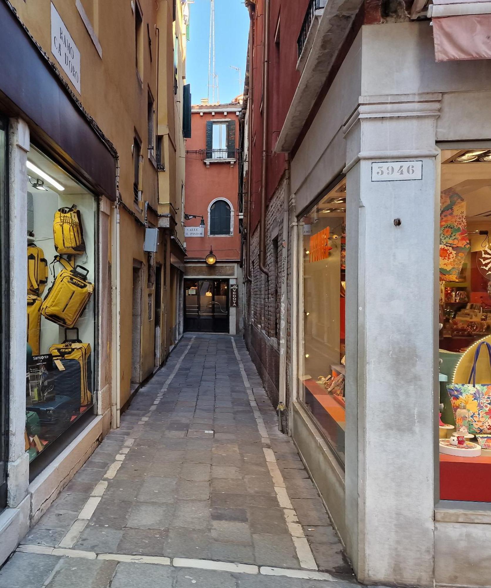 Veneziacentopercento Apartments & Rooms Luaran gambar